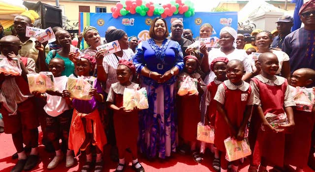 Council Distributes School Materials, Financial Aid to Pupils and Families in Lagos